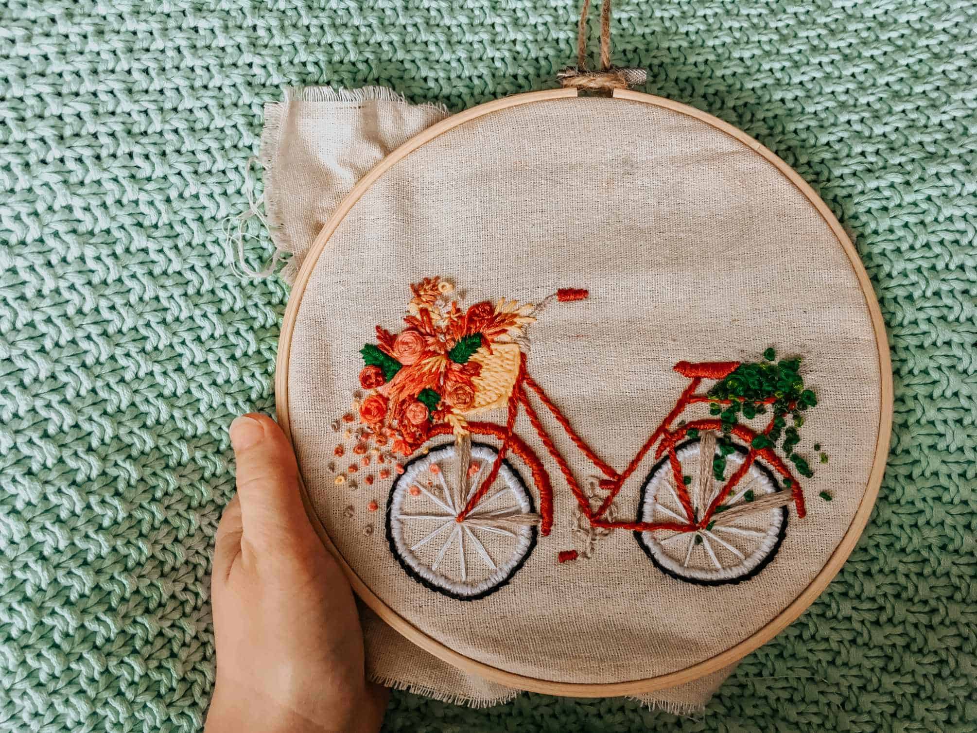 Fahrrad mit Blumen gestickt